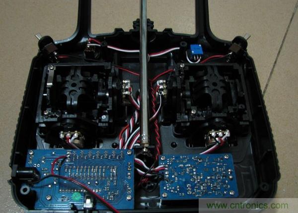 無人機(jī) DIY 制作全過程，酷得不要不要的！