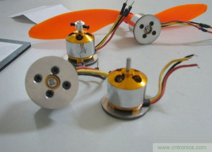 無人機(jī) DIY 制作全過程，酷得不要不要的！