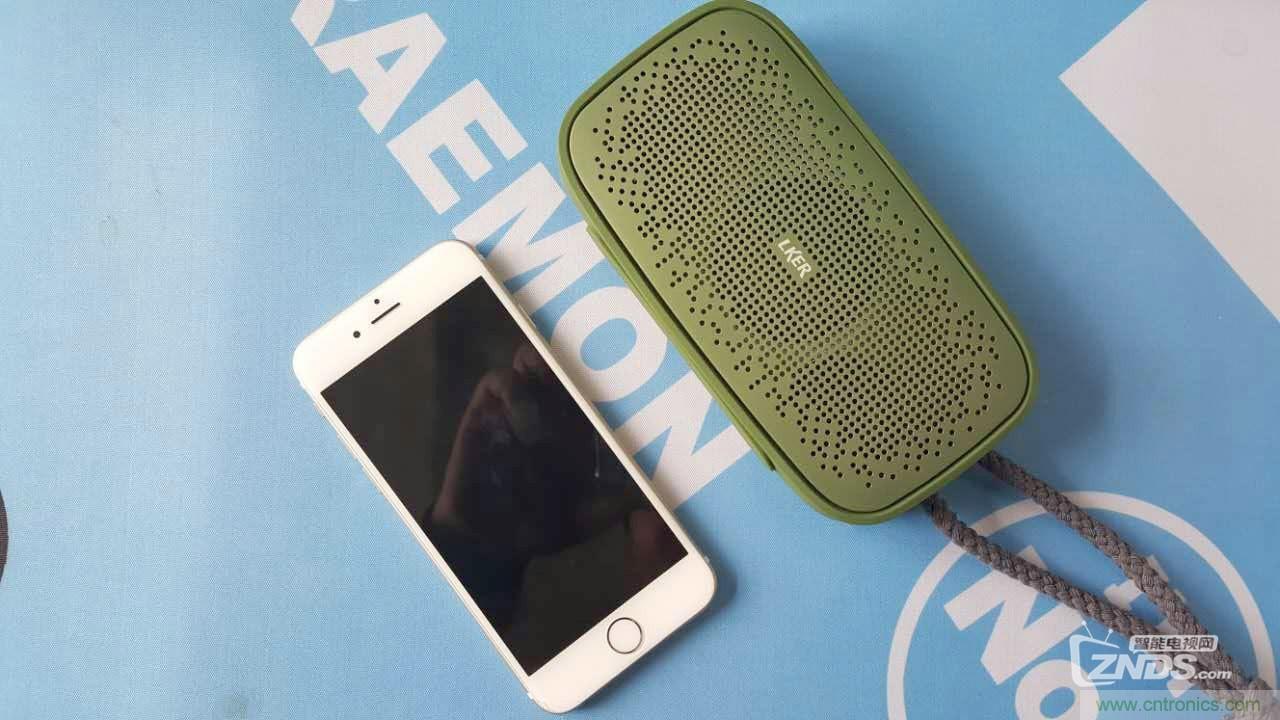 搞怪&ldquo;美人魚&rdquo;盡享靈克藍(lán)牙音箱的天籟之音！