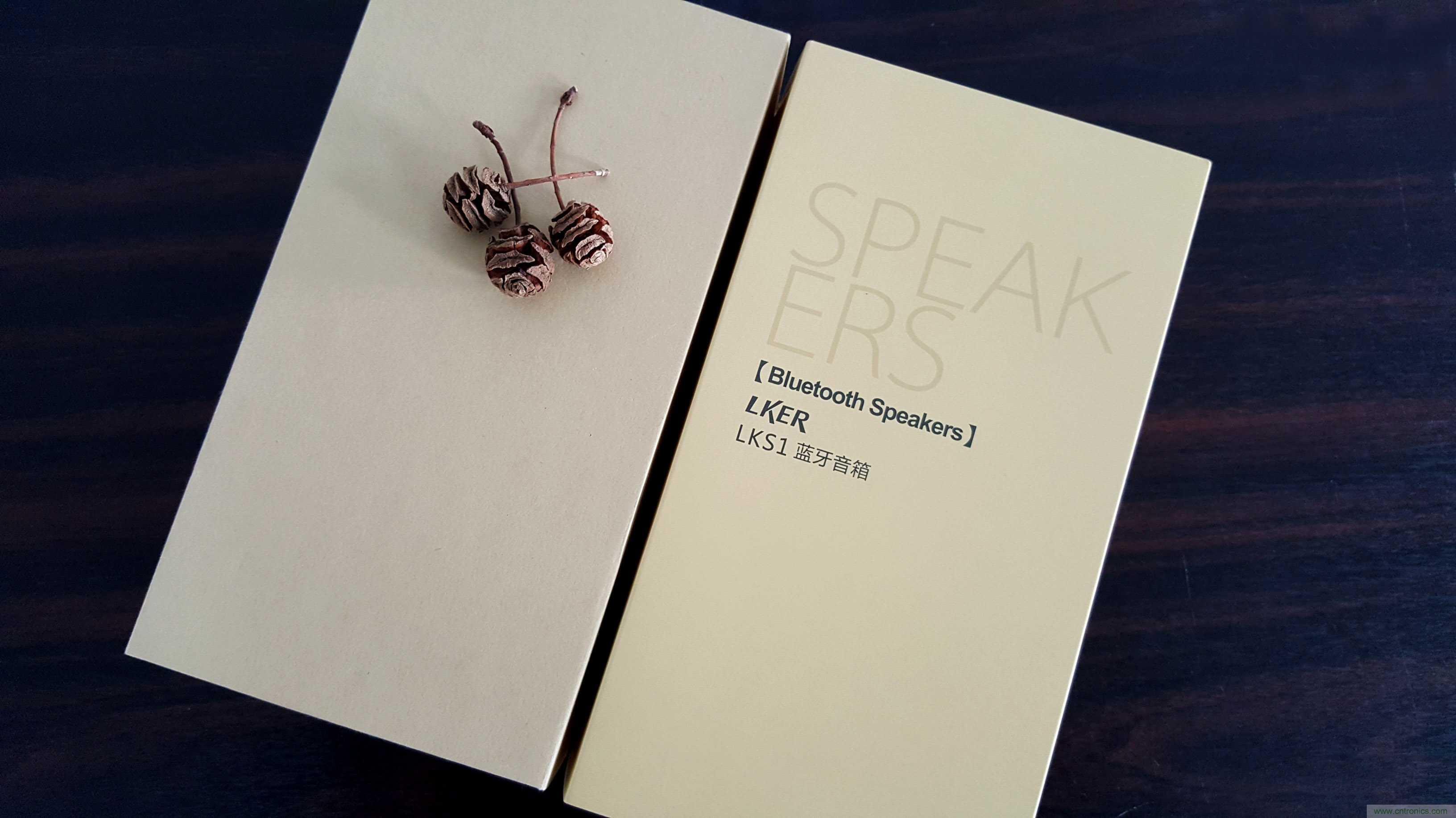 搞怪&ldquo;美人魚&rdquo;盡享靈克藍(lán)牙音箱的天籟之音！