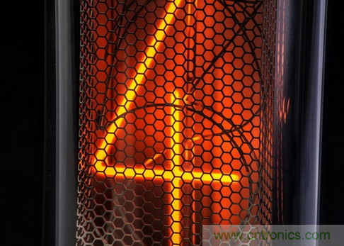 瘋狂技術(shù)男DIY了一個輝光時鐘