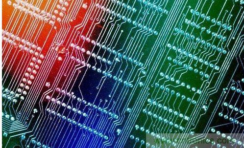 【導(dǎo)讀】對(duì)于一個(gè)新設(shè)計(jì)的電路板，調(diào)試起來往往會(huì)遇到一些困難，特別是當(dāng)板比較大、元件比較多時(shí)，往往無從下手。但如果掌握好一套合理的調(diào)試方法，調(diào)試起來將會(huì)事半功倍。  對(duì)于剛拿回來的新PCB板，我們首先要大概觀察一下，板上是否存在問題，例如是否有明顯的裂痕，有無短路、開路等現(xiàn)象。如果有必要的話，可以檢查一下電源跟地線之間的電阻是否足夠大。  然后就是安裝元件了。相互獨(dú)立的模塊，如果您沒有把握保證它們工作正常時(shí)，最好不要全部都裝上，而是一部分一部分的裝上（對(duì)于比較小的電路，可以一次全部裝上），這樣容易確定故障范圍，免得到時(shí)遇到問題時(shí)，無從下手。一般來說，可以把電源部分先裝好，然后就上電檢測(cè)電源輸出電壓是否正常。如果在上電時(shí)您沒有太大的把握（即使有很大的把握，也建議您加上一個(gè)保險(xiǎn)絲，以防萬一），可考慮使用帶限流功能的可調(diào)穩(wěn)壓電源。先預(yù)設(shè)好過流保護(hù)電流，然后將穩(wěn)壓電電源的電壓值慢慢往上調(diào)，并監(jiān)測(cè)輸入電流、輸入電壓以及輸出電壓。如果往上調(diào)的過程中，沒有出現(xiàn)過流保護(hù)等問題，且輸出電壓也達(dá)到了正常，則說明電源部分OK。反之，則要斷開電源，尋找故障點(diǎn)，并重復(fù)上述步驟，直到電源正常為止。  接下來逐漸安裝其它模塊，每安裝好一個(gè)模塊，就上電測(cè)試一下，上電時(shí)也是按照上面的步驟，以避免因?yàn)樵O(shè)計(jì)錯(cuò)誤或/和安裝錯(cuò)誤而導(dǎo)致過流而燒壞元件。  PCB   尋找故障的辦法一般有下面幾種：  ①測(cè)量電壓法。首先要確認(rèn)的是各芯片電源引腳的電壓是否正常，其次檢查各種參考電壓是否正常，另外還有各點(diǎn)的工作電壓是否正常等。例如，一般的硅三極管導(dǎo)通時(shí)，BE結(jié)電壓在0.7V左右，而CE結(jié)電壓則在0.3V左右或者更小。如果一個(gè)三極管的BE結(jié)電壓大于0.7V（特殊三極管除外，例如達(dá)林頓管等），可能就是BE結(jié)就開路。  ②信號(hào)注入法。將信號(hào)源加至輸入端，然后依次往后測(cè)量各點(diǎn)的波形，看是否正常，以找到故障點(diǎn)。有時(shí)我們也會(huì)用更簡(jiǎn)單的辦法，例如用手握一個(gè)鑷子，去碰觸各級(jí)的輸入端，看輸出端是否有反應(yīng)，這在音頻、視頻等放大電路中常使用（但要注意，熱底板的電路或者電壓高的電路，不能使用此法，否則可能會(huì)導(dǎo)致觸電）。如果碰前一級(jí)沒有反應(yīng)，而碰后一級(jí)有反應(yīng)，則說明問題出在前一級(jí)，應(yīng)重點(diǎn)檢查。  ③當(dāng)然，還有很多其它的尋找故障點(diǎn)的方法，例如看、聽、聞、摸等。&ldquo;看&rdquo;就是看元件有無明顯的機(jī)械損壞，例如破裂、燒黑、變形等;&ldquo;聽&rdquo;就是聽工作聲音是否正常，例如一些不該響的東西在響，該響的地方不響或者聲音不正常等;&ldquo;聞&rdquo;就是檢查是否有異味，例如燒焦的味道、電容電解液的味道等，對(duì)于一個(gè)有經(jīng)驗(yàn)的電子維修人員來說，對(duì)這些氣味是很敏感的;&ldquo;摸&rdquo;就是用手去試探器件的溫度是否正常，例如太熱，或者太涼。一些功率器件，工作起來時(shí)會(huì)發(fā)熱，如果摸上去是涼的，則基本上可以判斷它沒有工作起來。但如果不該熱的地方熱了或者該熱的地方太熱了，那也是不行的。一般的功率三極管、穩(wěn)壓芯片等，工作在70度以下是完全沒問題的。70度大概是怎樣的一個(gè)概念呢？如果你將手壓上去，可以堅(jiān)持三秒鐘以上，就說明溫度大概在70度以下（注意要先試探性的去摸，千萬別把手燙傷了）。  好了，關(guān)于調(diào)試的問題，我們今天就暫時(shí)講這么多，如果想要了解更多的調(diào)試方法和經(jīng)驗(yàn)，可以去找一些家用電器維修的書來看看，一個(gè)好的設(shè)計(jì)人員，首先應(yīng)該是一個(gè)好的維修人員。