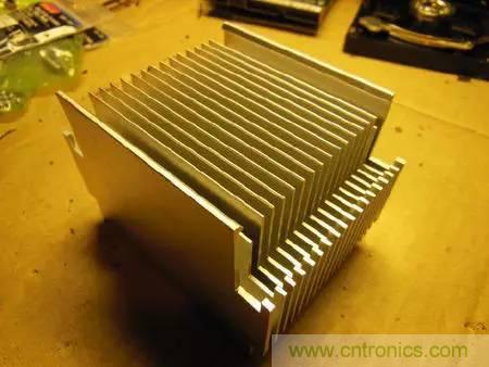 廢舊收音機(jī)如何變身成酷炫機(jī)器人？