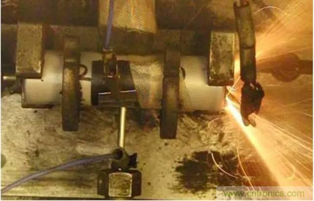 鋰離子電池安全測試解析：擠壓、針刺、短路