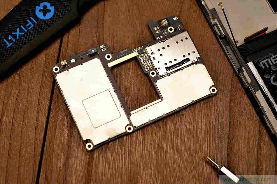 拆解魅族15 Plus：玩轉(zhuǎn)了新概念，但其工藝究竟如何？