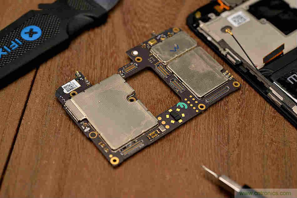 拆解魅族15 Plus：玩轉(zhuǎn)了新概念，但其工藝究竟如何？