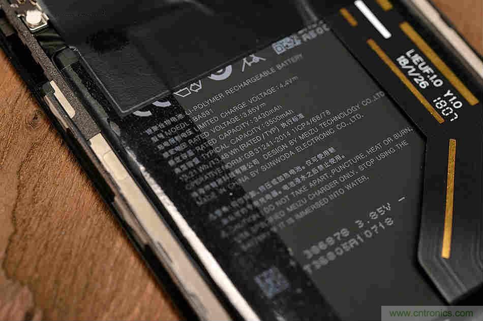 拆解魅族15 Plus：玩轉(zhuǎn)了新概念，但其工藝究竟如何？