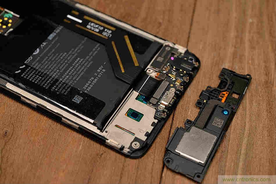 拆解魅族15 Plus：玩轉(zhuǎn)了新概念，但其工藝究竟如何？