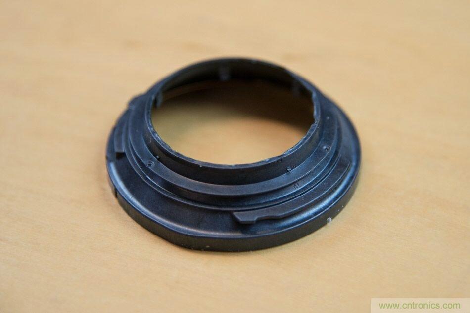 拆解戴森吹風(fēng)機(jī)：近三千元的價(jià)格貴在哪？