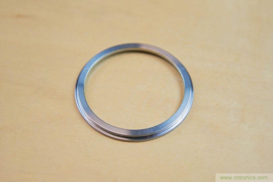 拆解戴森吹風(fēng)機(jī)：近三千元的價(jià)格貴在哪？