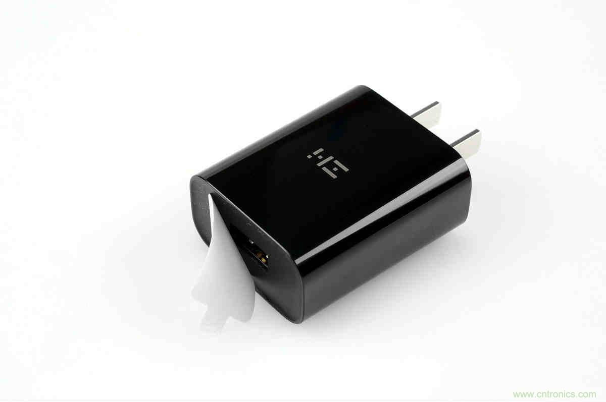 拆解對(duì)比：系出同門，小米、紫米無線充電器的差別有多大？