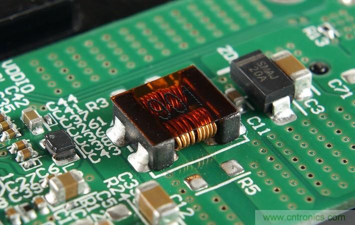 拆解對(duì)比：系出同門，小米、紫米無線充電器的差別有多大？