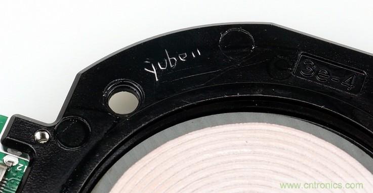 拆解對(duì)比：系出同門，小米、紫米無線充電器的差別有多大？