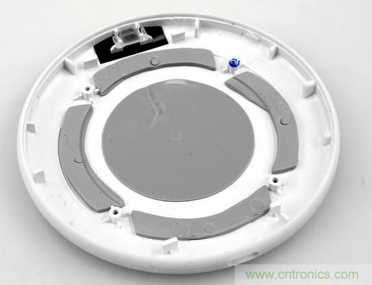 拆解對(duì)比：系出同門，小米、紫米無線充電器的差別有多大？