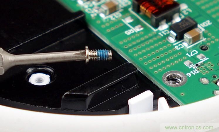 拆解對(duì)比：系出同門，小米、紫米無線充電器的差別有多大？