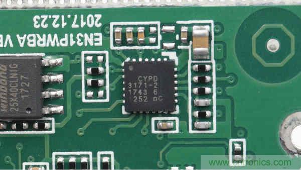 拆解華為保時捷設(shè)計快充無線充電器：憑啥能賣699？