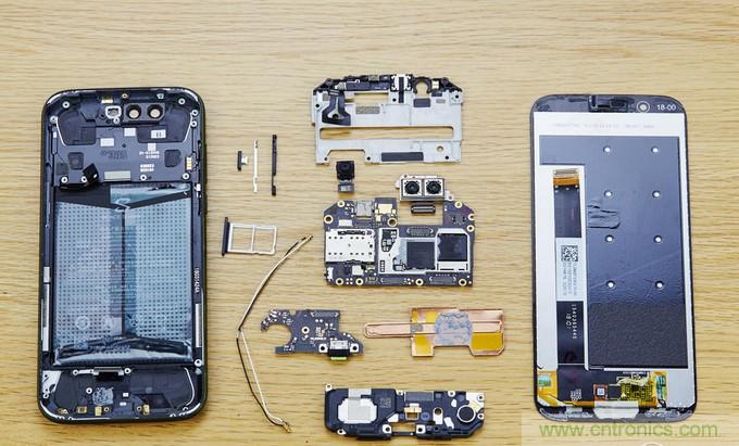 拆解黑鯊手機(jī)：多級直觸一體式液冷系統(tǒng)有什么門道？