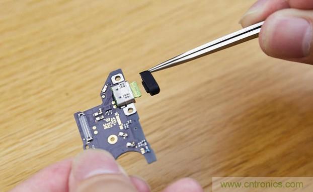 拆解黑鯊手機(jī)：多級直觸一體式液冷系統(tǒng)有什么門道？