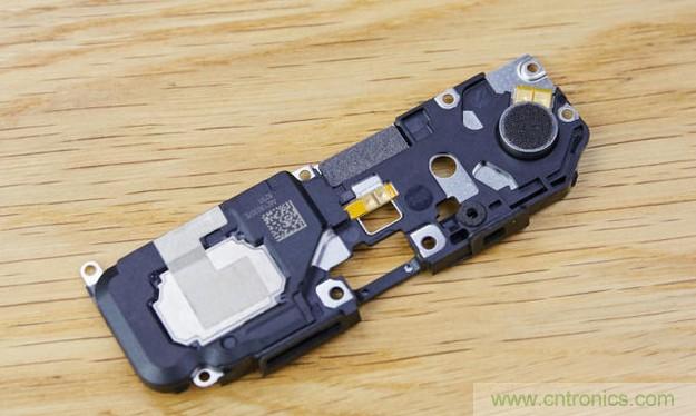 拆解黑鯊手機(jī)：多級直觸一體式液冷系統(tǒng)有什么門道？