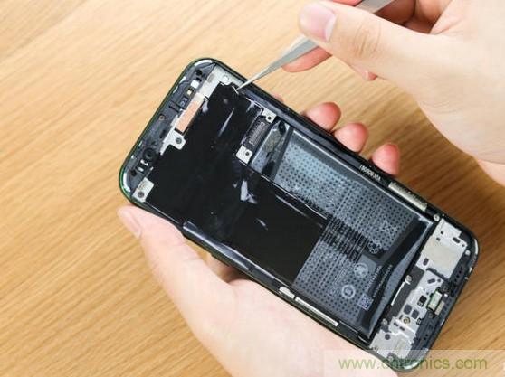 拆解黑鯊手機(jī)：多級直觸一體式液冷系統(tǒng)有什么門道？