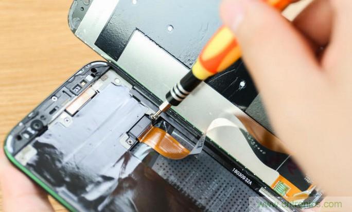 拆解黑鯊手機(jī)：多級直觸一體式液冷系統(tǒng)有什么門道？