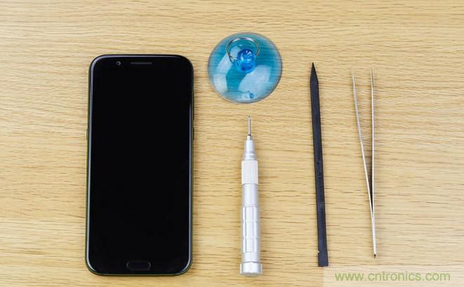 拆解黑鯊手機(jī)：多級直觸一體式液冷系統(tǒng)有什么門道？