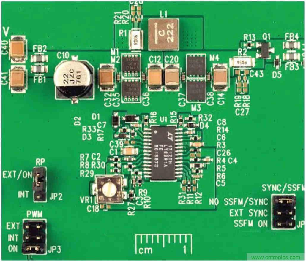 一顆芯驅動整個車前燈組，這個控制器是怎么做到滴？