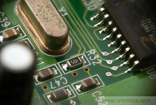 淺談晶體晶振區(qū)別、應(yīng)用范圍及用法