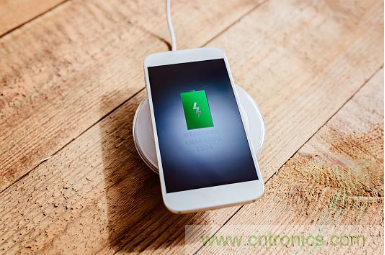 是時候“收起”充電線了—— 迎接新一代無線充電，德莎單面遮蔽膠帶系列新品