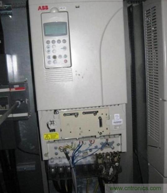 變頻器的輸出頻率調(diào)高，那么輸出電壓將如何提高？