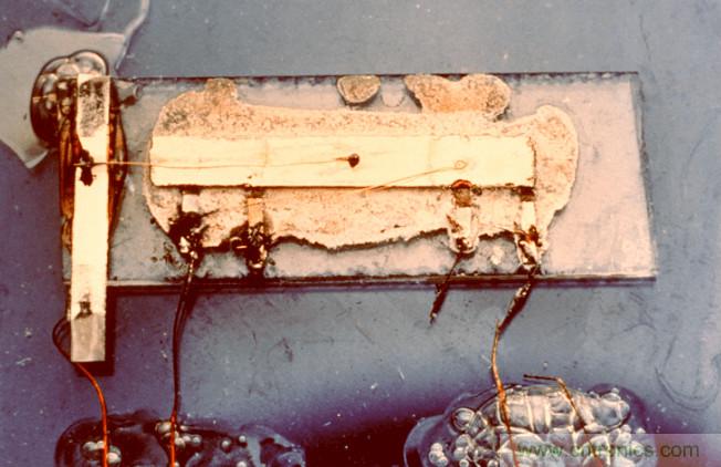 集成電路是如何被發(fā)明的？