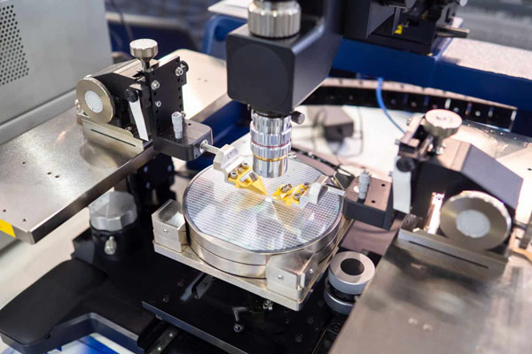 別再只盯著光刻機(jī)了！自動化測試對于芯片制造同樣重要