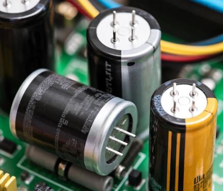 電容選型避坑手冊：參數(shù)、成本與場景化適配邏輯