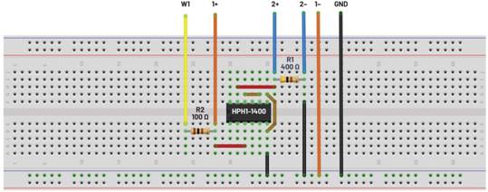   材料  ? ADALM2000主動學(xué)習(xí)模塊 ? 無焊試驗板和跳線套件 ? 一臺HPH1-1400L 6繞組變壓器 ? 一臺HPH1-0190L 6繞組變壓器 ? 兩個100 Ω電阻  說明  在無焊試驗板上構(gòu)建圖2所示的電路。需要使用此設(shè)置來測量初級/次級匝數(shù)比為1:1的三種不同配置下，兩個變壓器型號各自的頻率響應(yīng)。兩個紅色箭頭表示在初級和次級使用同一個線圈的配置中連接源電阻和負載電阻的位置。藍色箭頭對應(yīng)的是在初級和次級使用兩個串聯(lián)線圈的配置。綠色箭頭對應(yīng)的是在初級和次級使用三個串聯(lián)線圈的配置。