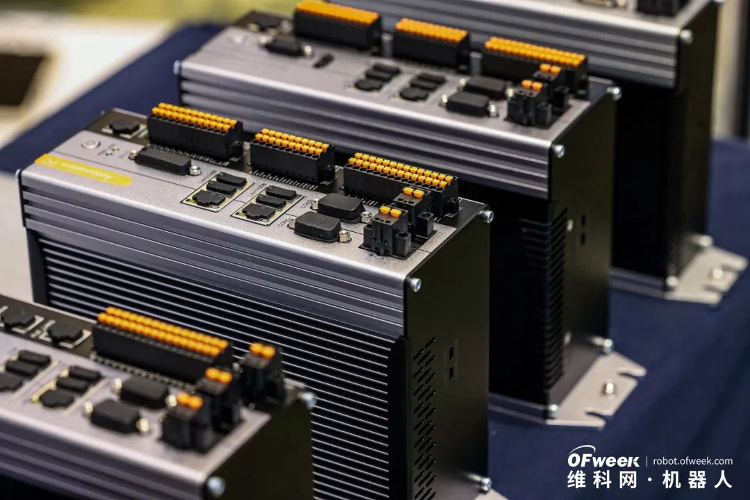 大咖齊聚，智啟新篇 | OFweek 2025（第十四屆）中國(guó)機(jī)器人產(chǎn)業(yè)大會(huì)圓滿收官！